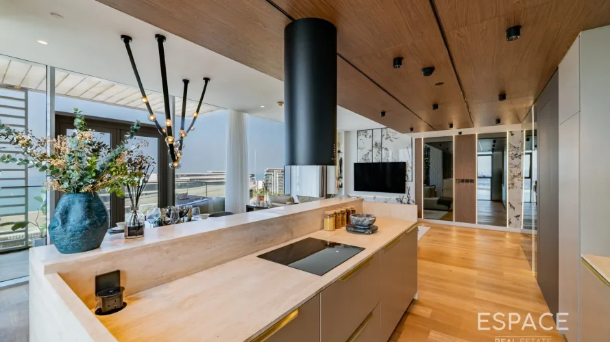 Apartamento de 3 dormitorios en Bluewaters, UAE No. 67 № 1